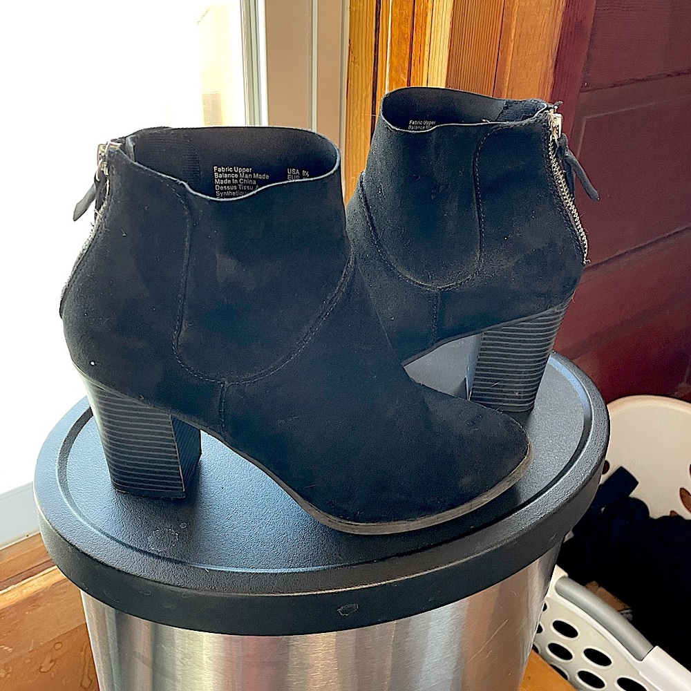 Black boots, size 8.5